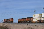 BNSF 5128 West meets BNSF 8226 East